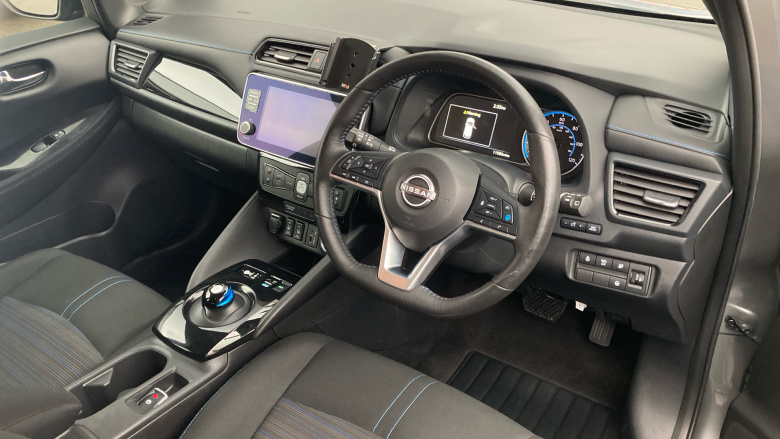 Nissan LEAF 110kW N-Connecta 39kWh 5dr Auto Electric Hatchback